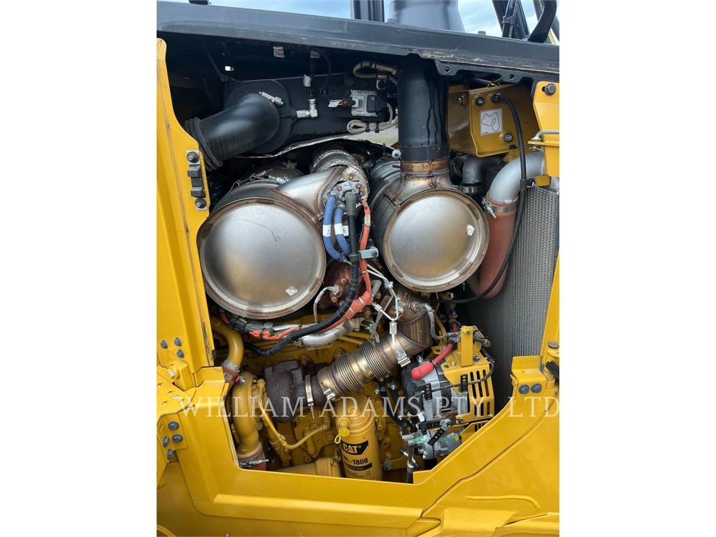 CAT D6 image 7
