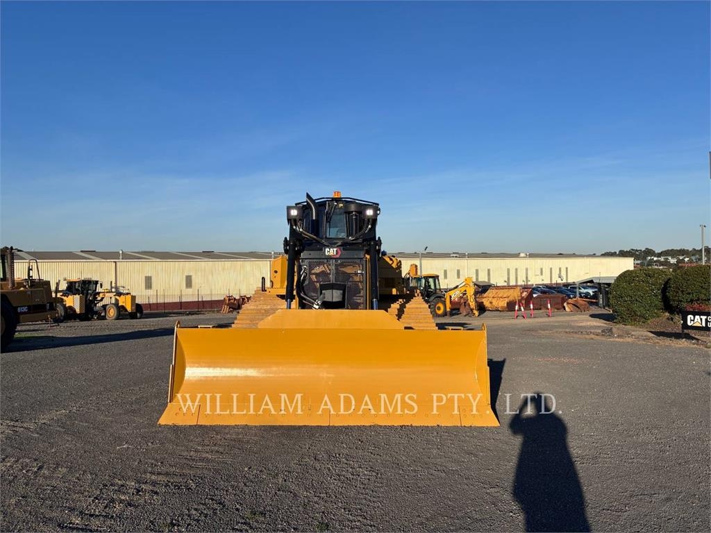 CAT D6 image 10