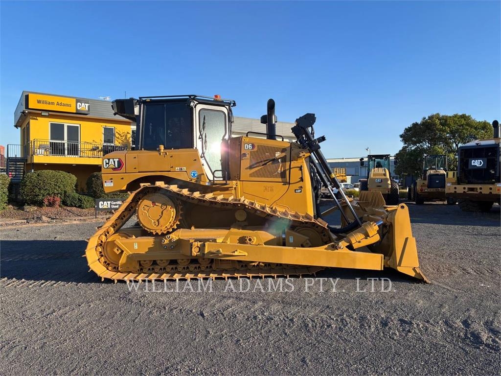 CAT D6 image 12