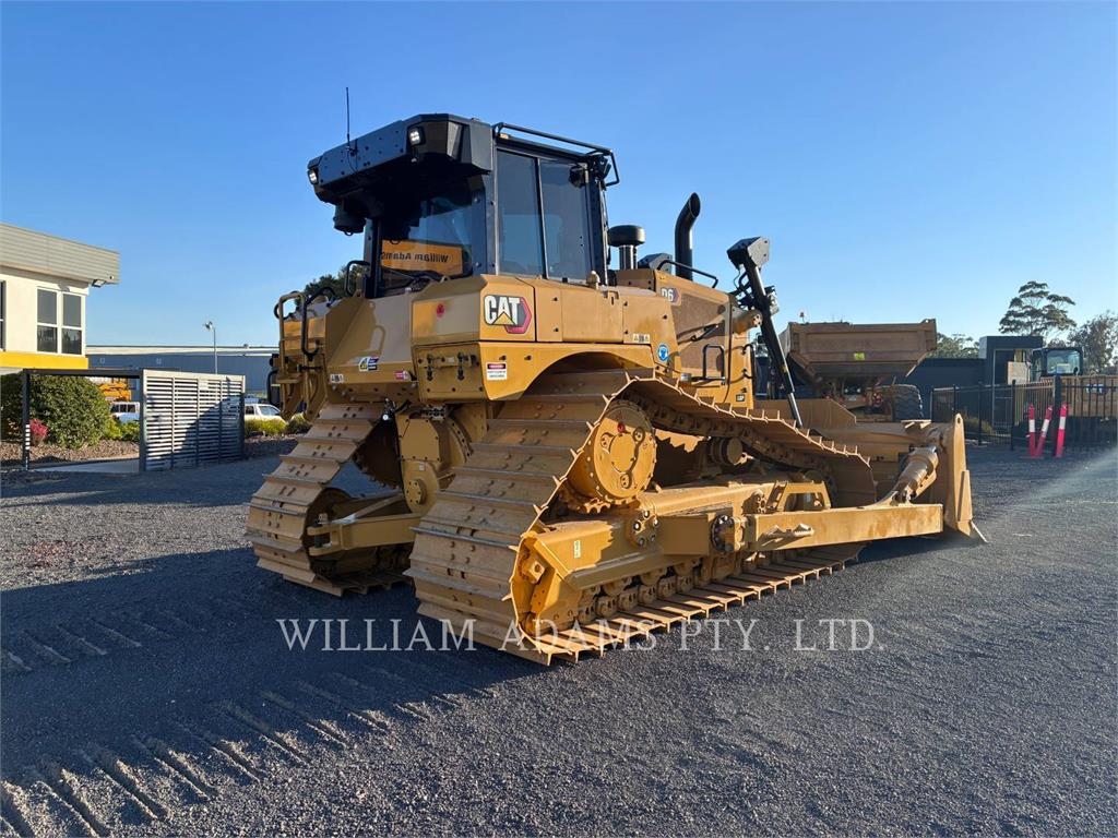 CAT D6 image 3