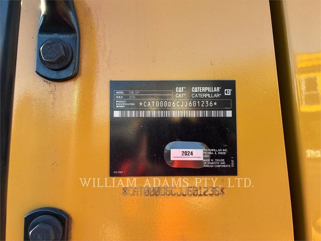 CAT D6 image 6