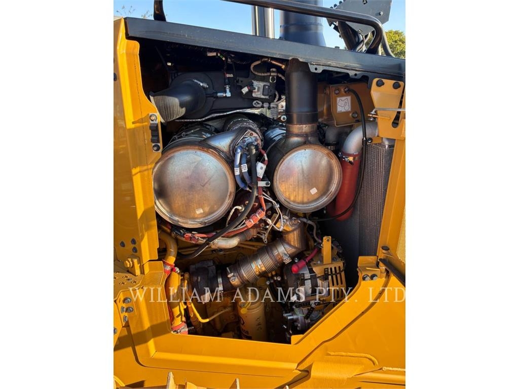 CAT D6 image 7