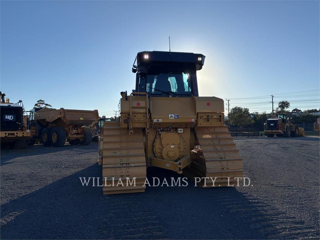 CAT D6 image 9