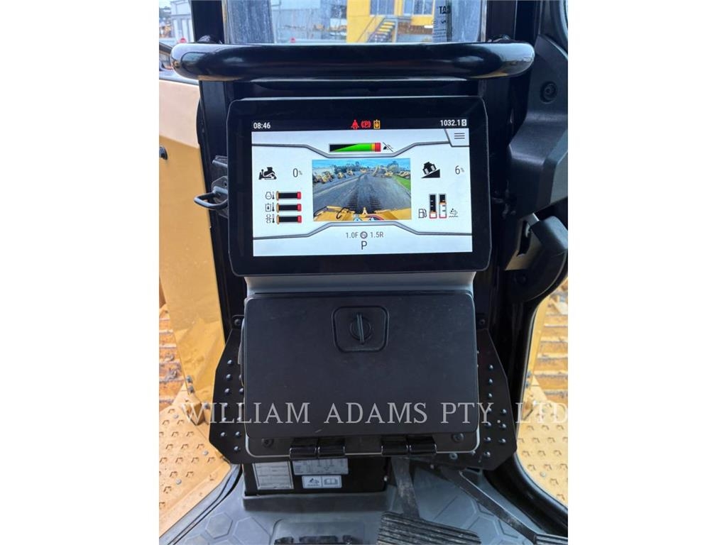 CAT D6 image 12