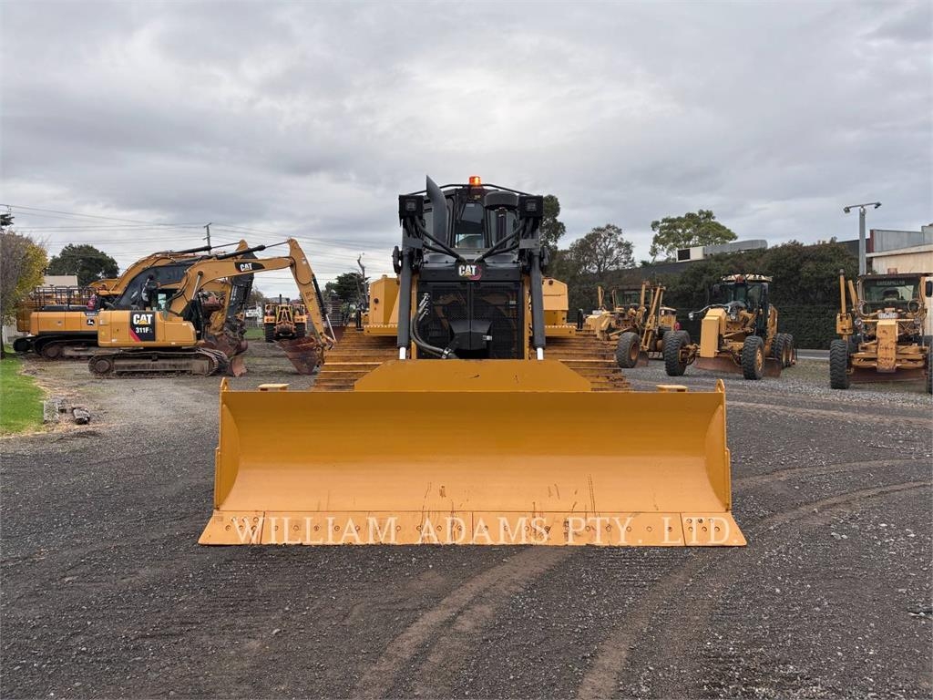 CAT D6 image 7