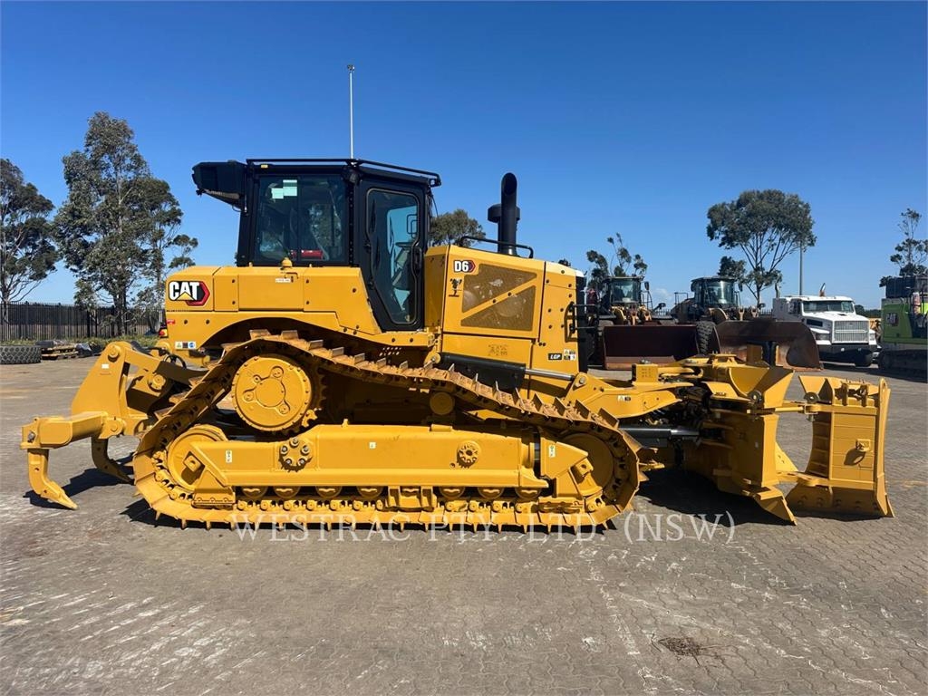 CAT D6 image 5