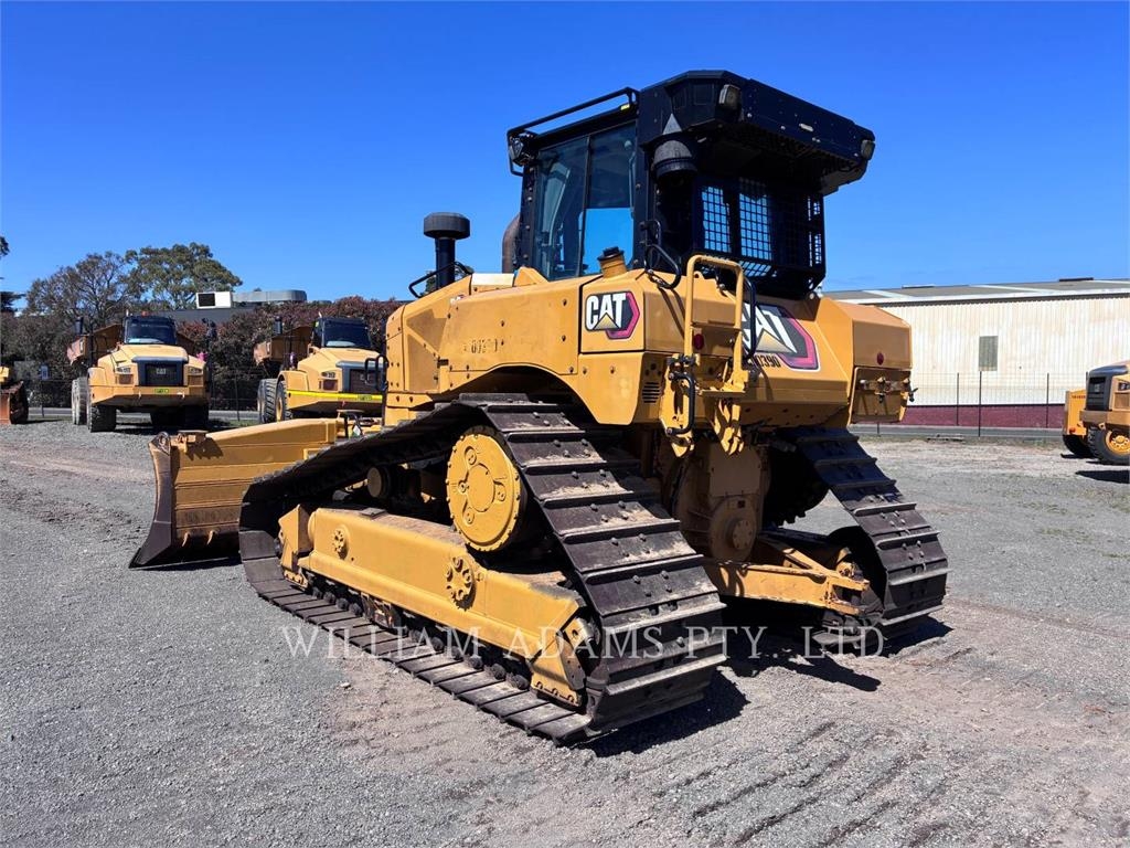 CAT D6 image 4