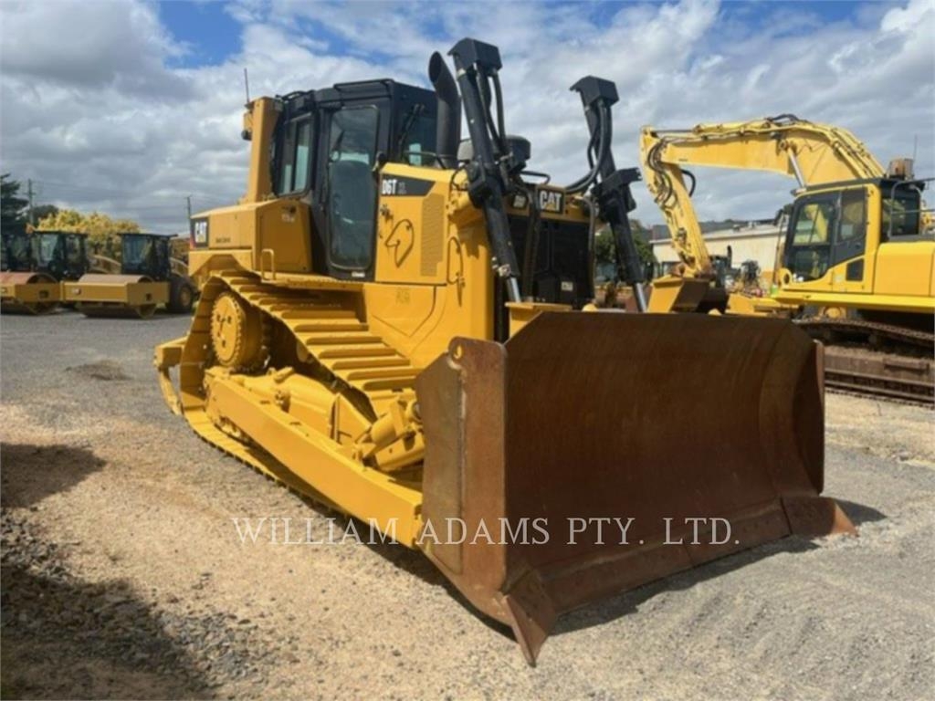 CAT D6T image 2