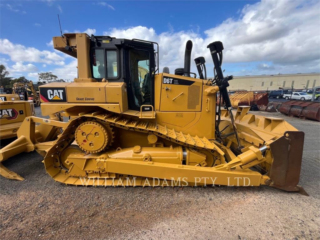 CAT D6T image 8