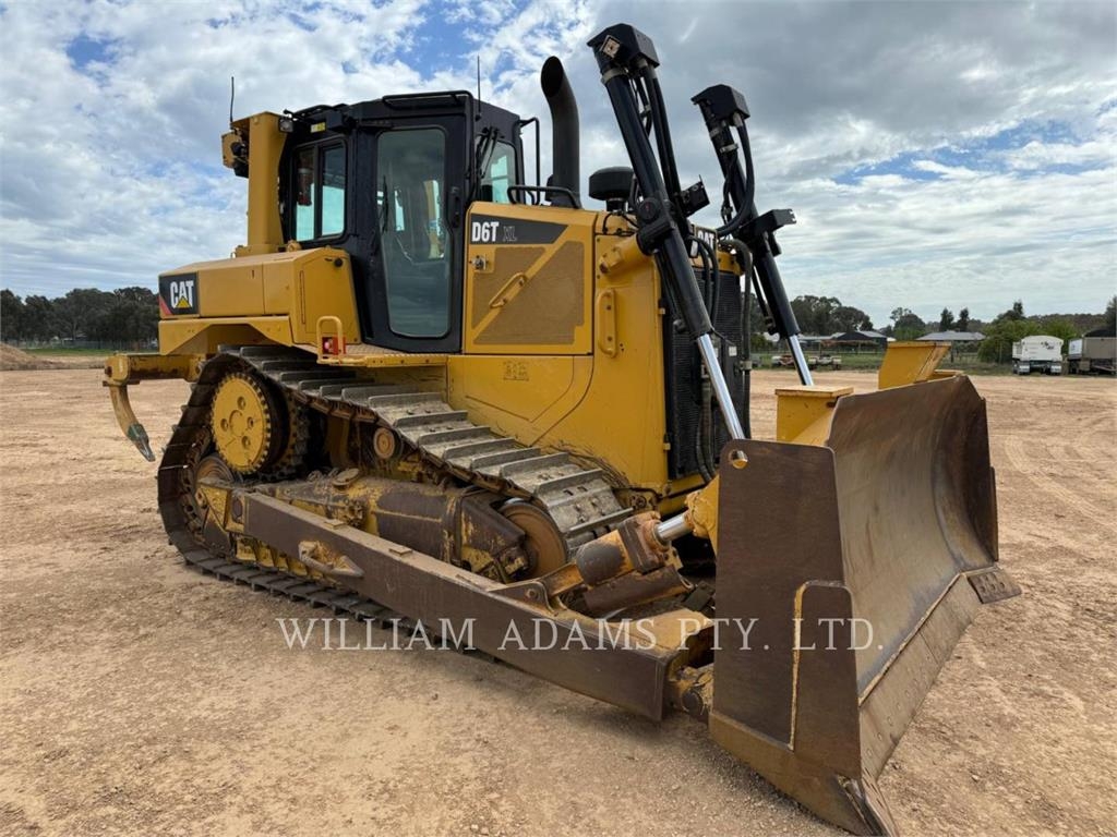 CAT D6T image 2