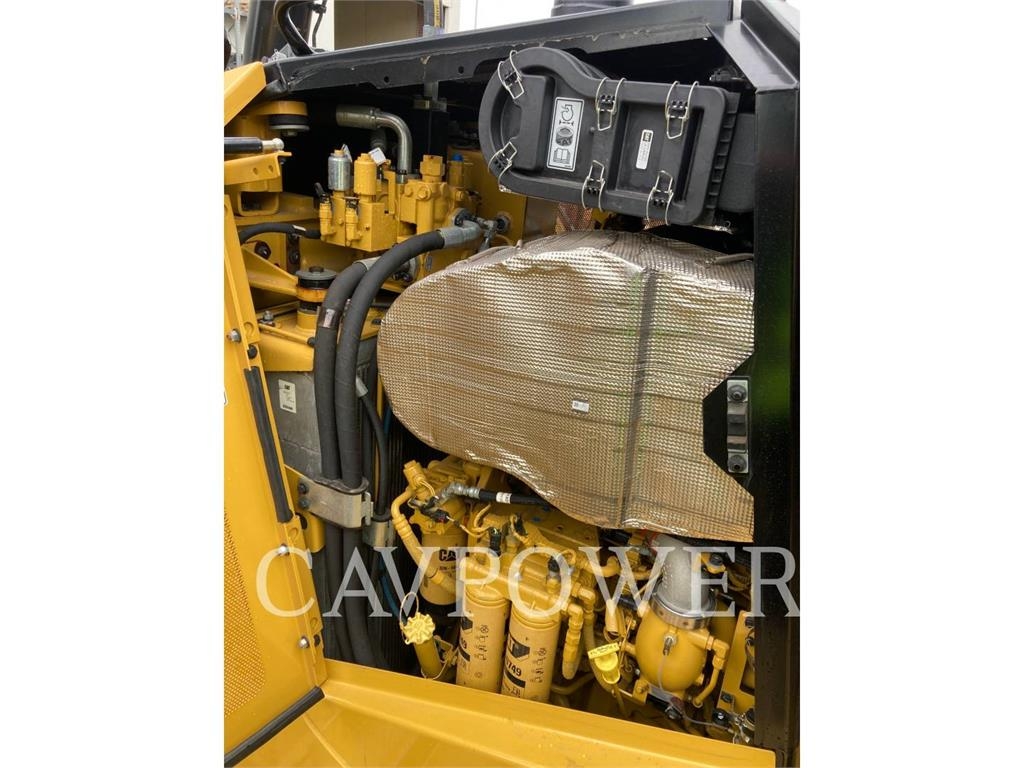 CAT D7E image 8