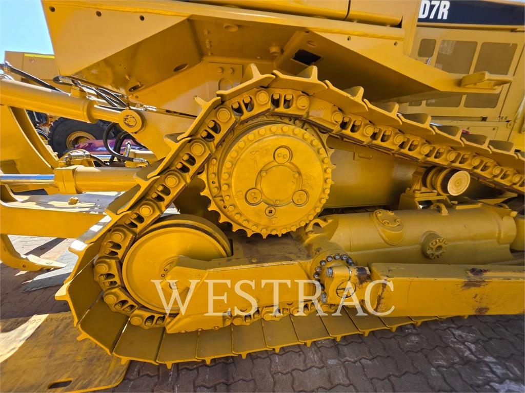 CAT D7R image 8