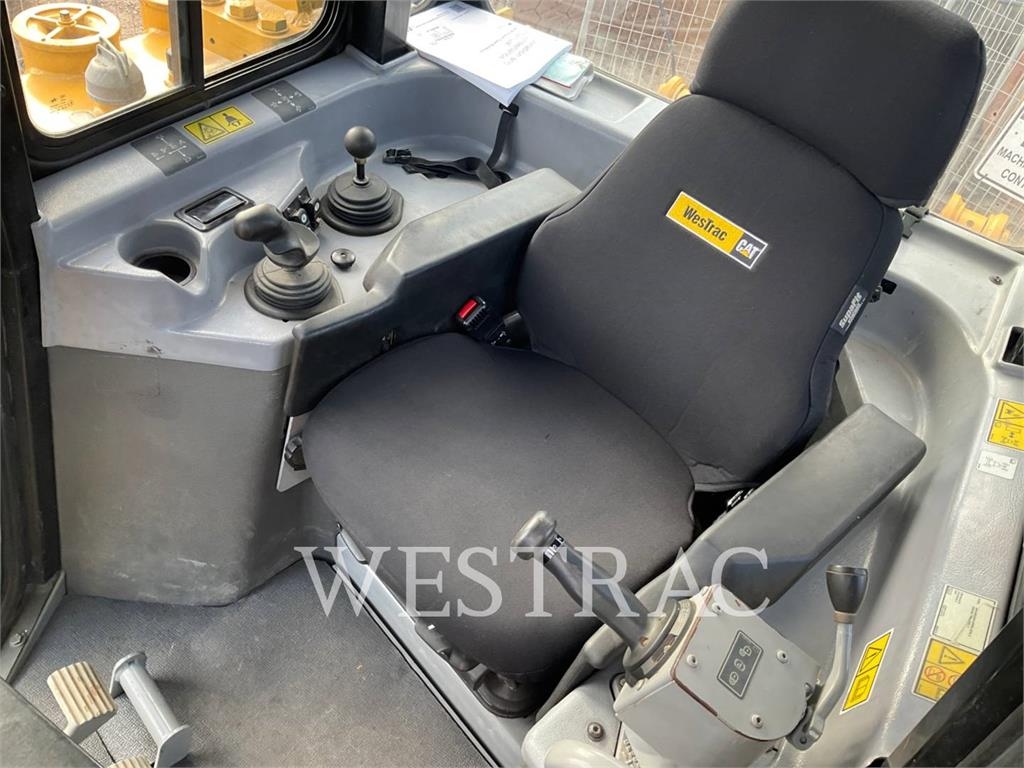 CAT D7R image 10