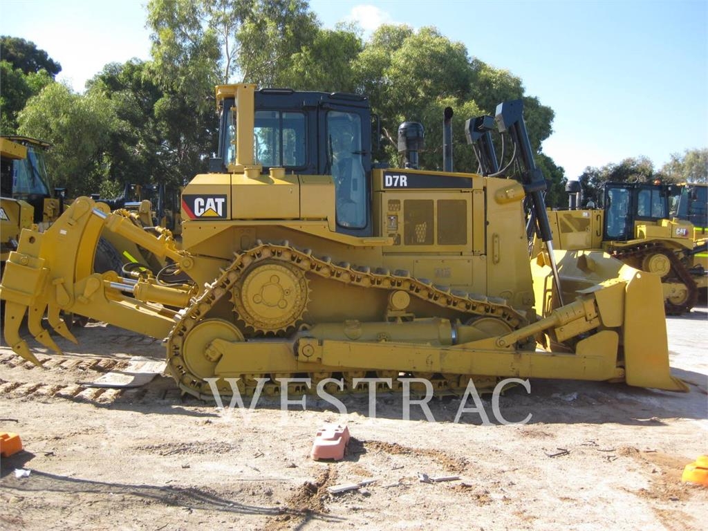 CAT D7R image 2