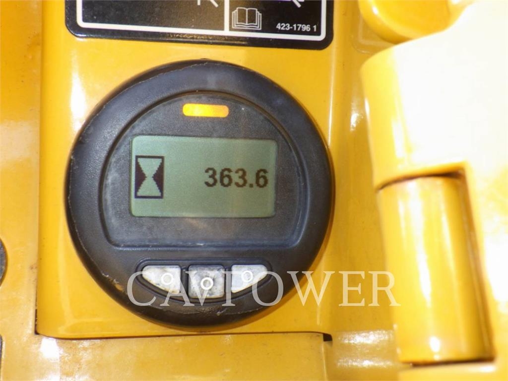 CAT D8-21 image 2