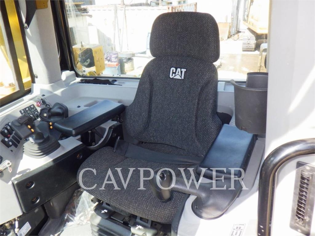 CAT D8-21 image 4