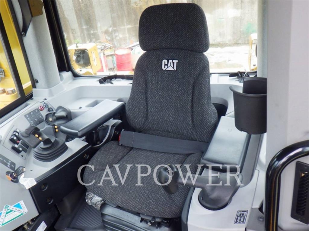 CAT D8-21 image 10