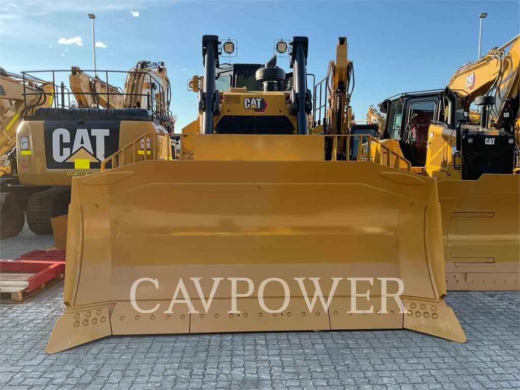 CAT D8 image 11