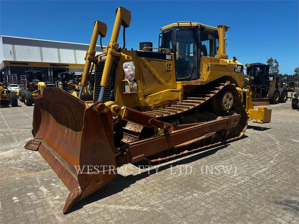 CAT D8T
