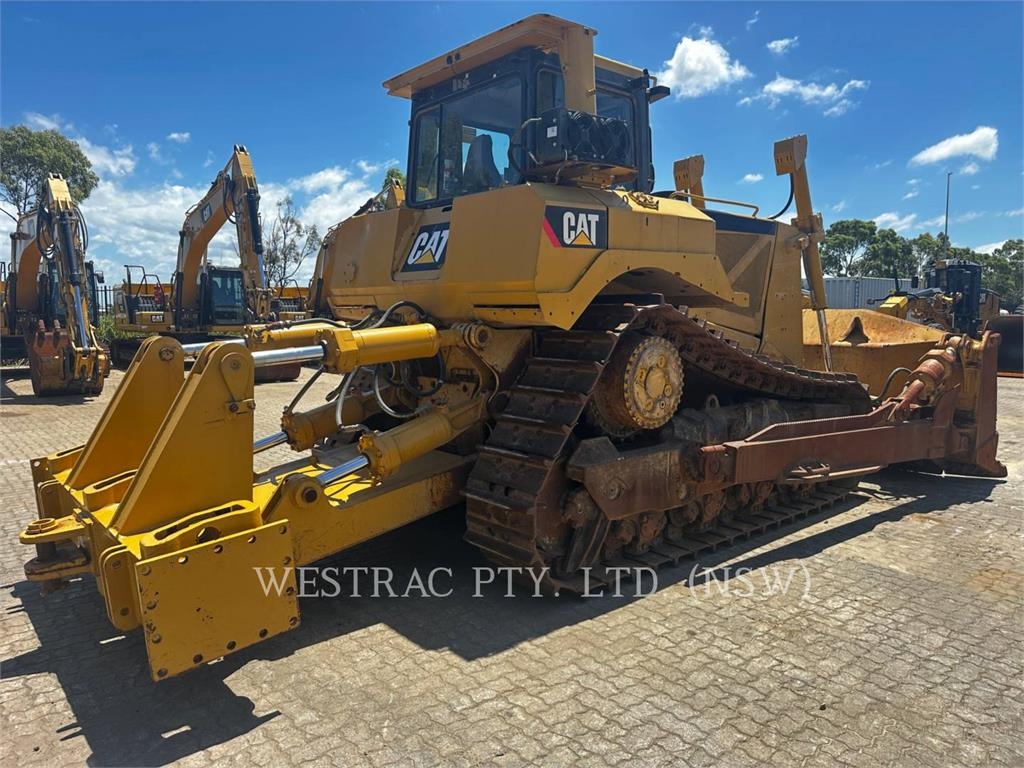 CAT D8T image 5