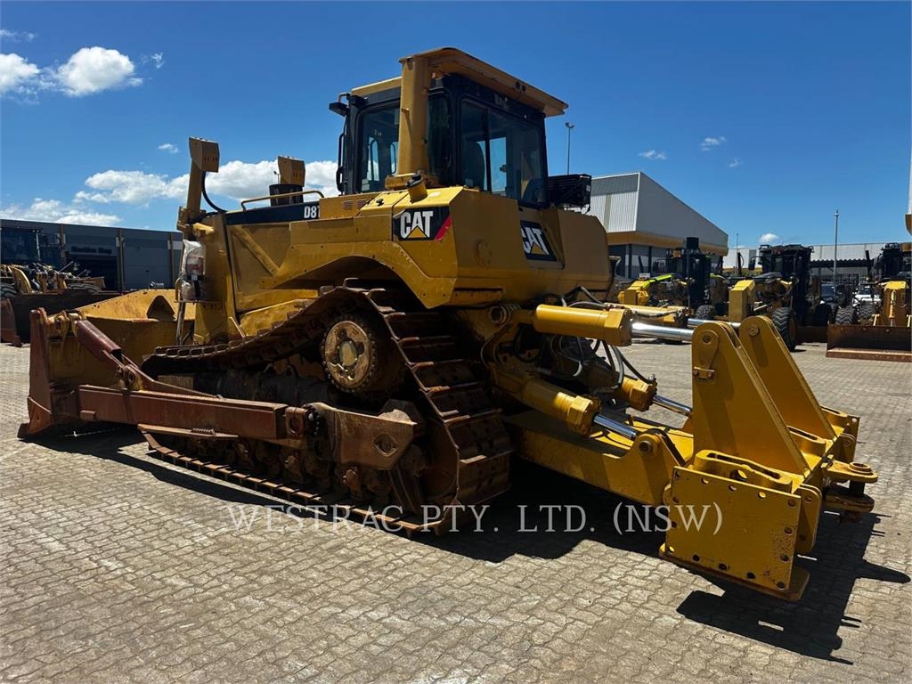 CAT D8T image 7
