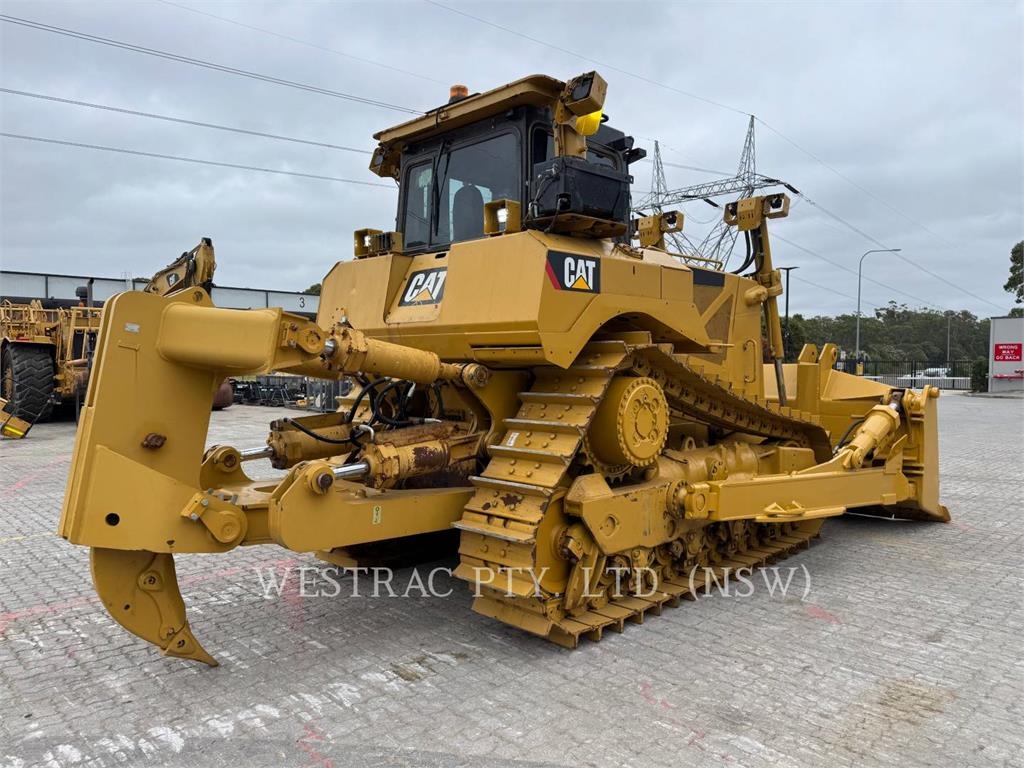 CAT D8T image 3