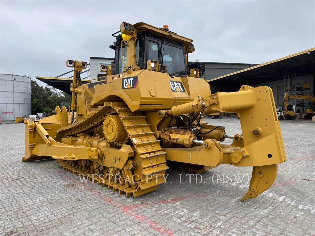 CAT D8T image 4