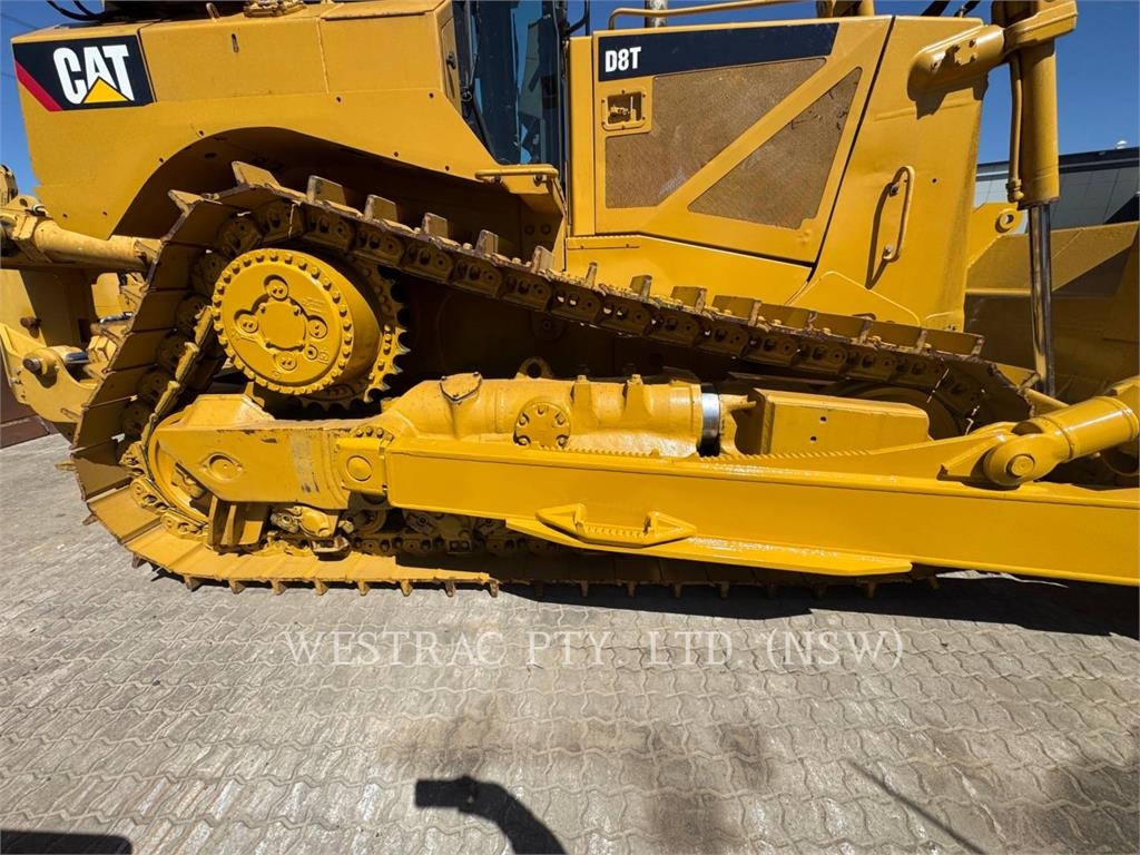 CAT D8T image 7
