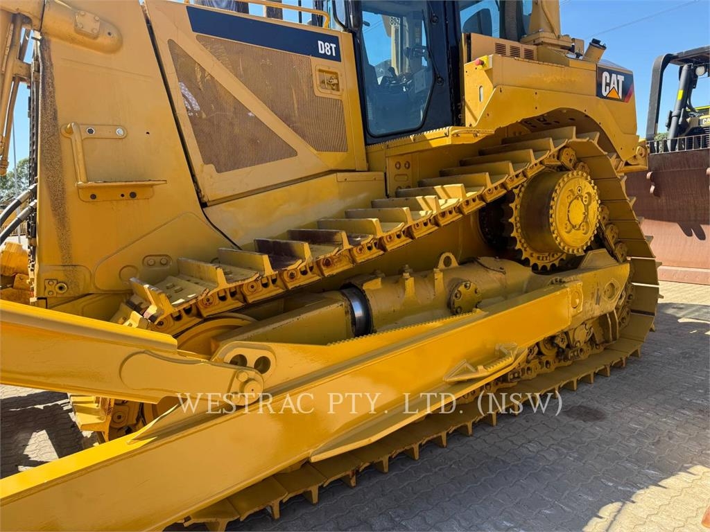 CAT D8T image 9