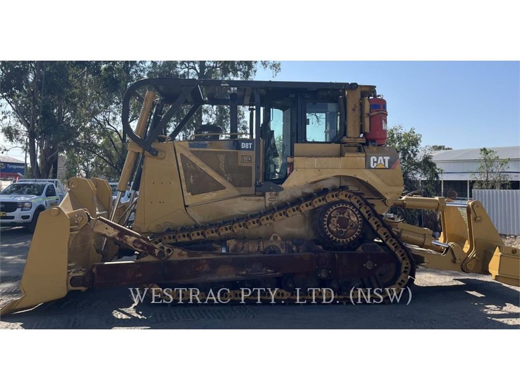 CAT D8T image 4