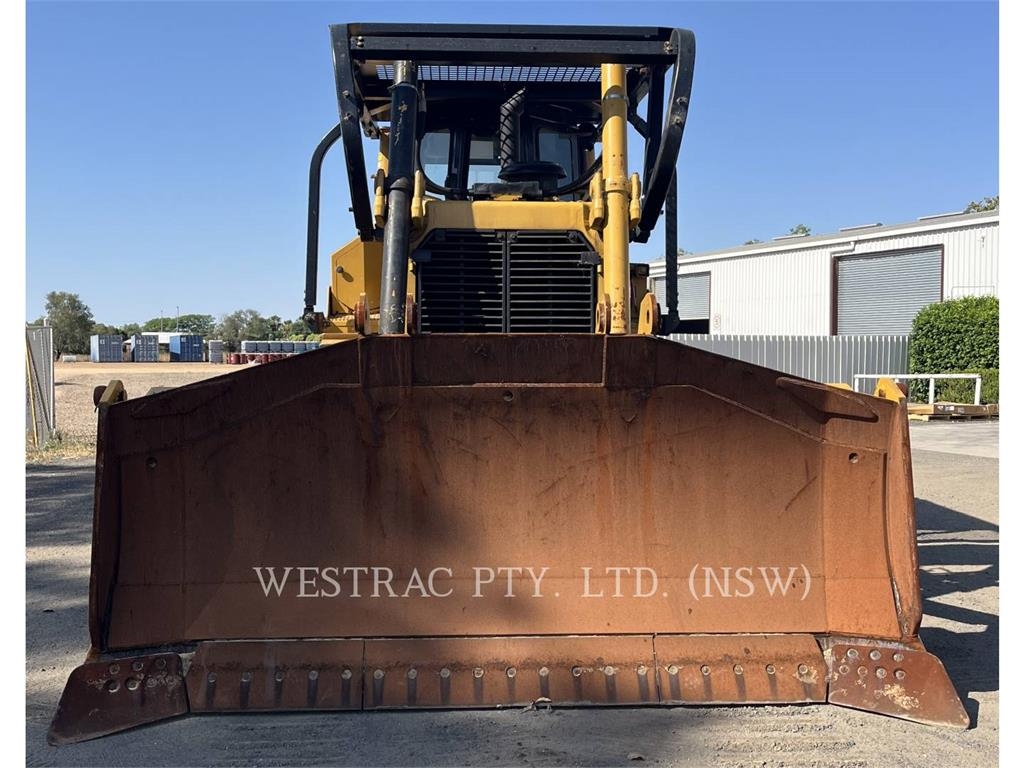 CAT D8T image 5