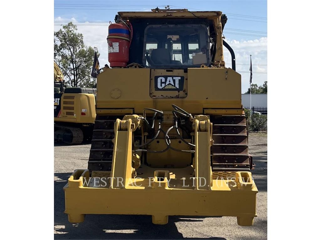CAT D8T image 6