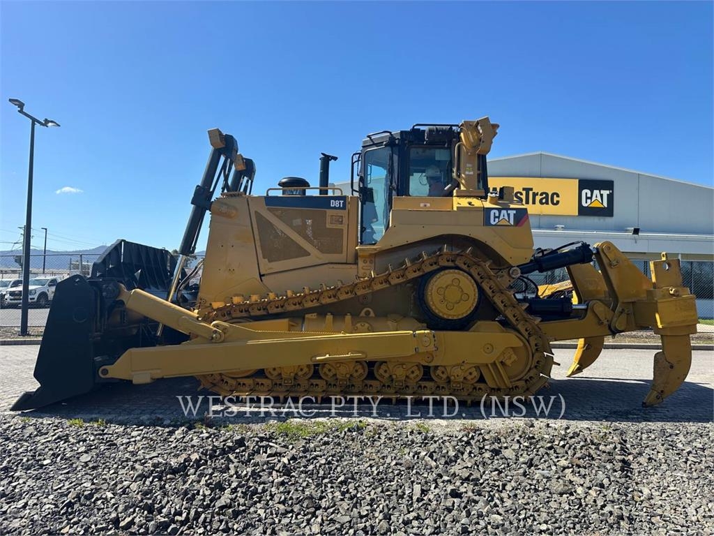 CAT D8T image 6