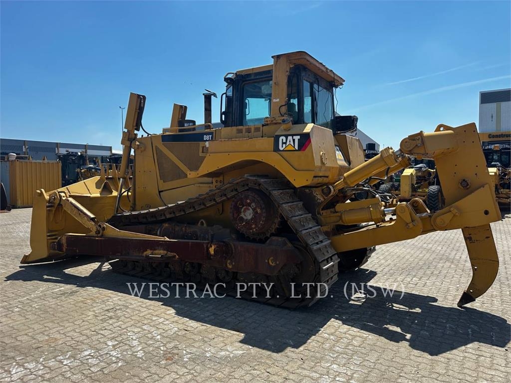 CAT D8T image 4