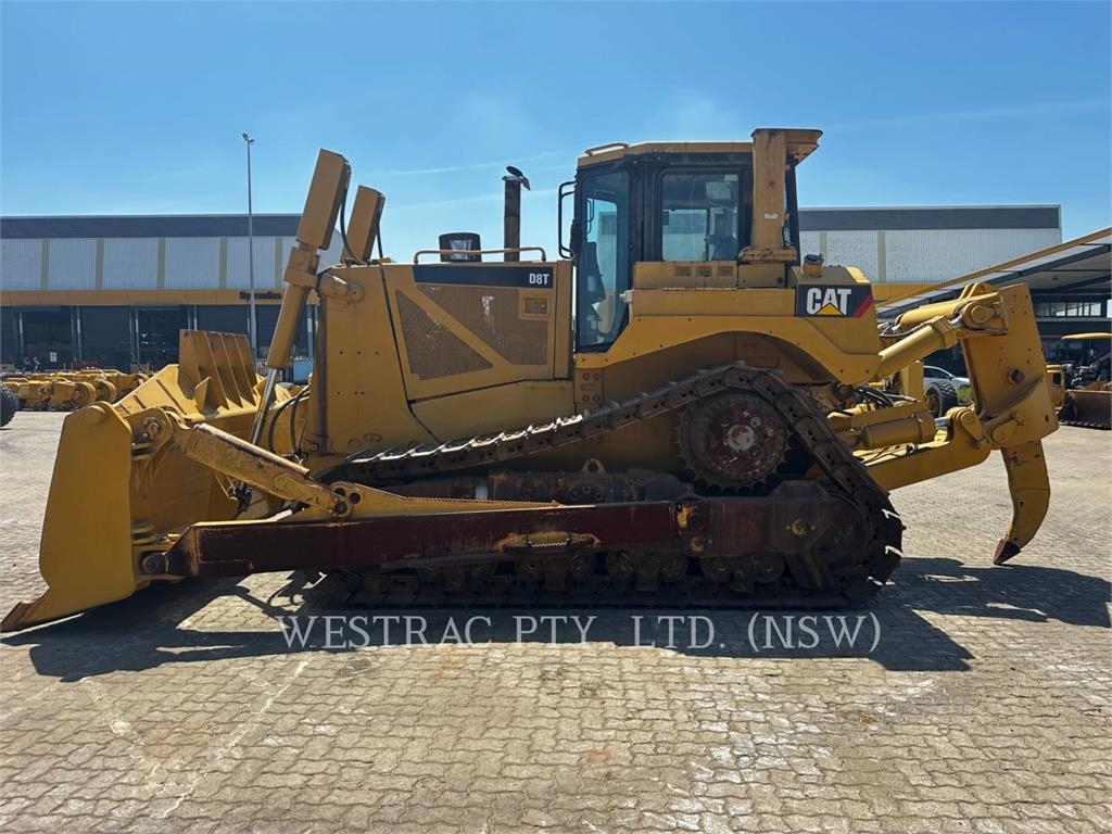 CAT D8T image 6