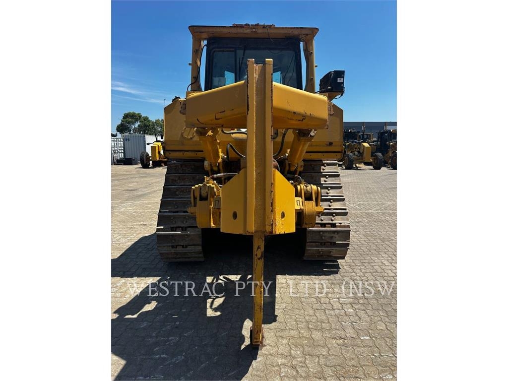 CAT D8T image 8