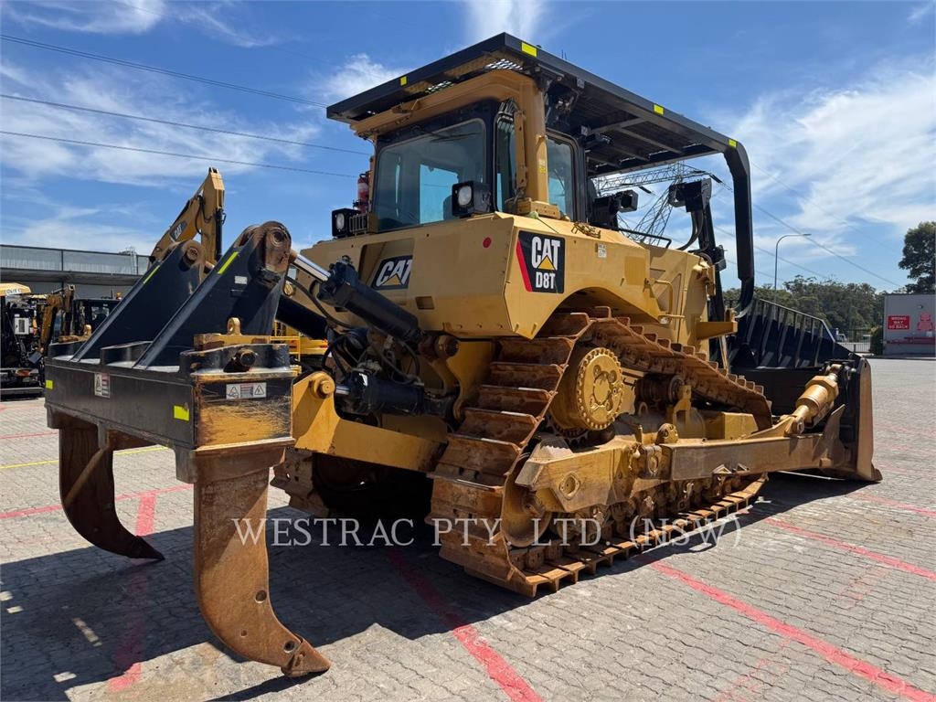 CAT D8T image 4