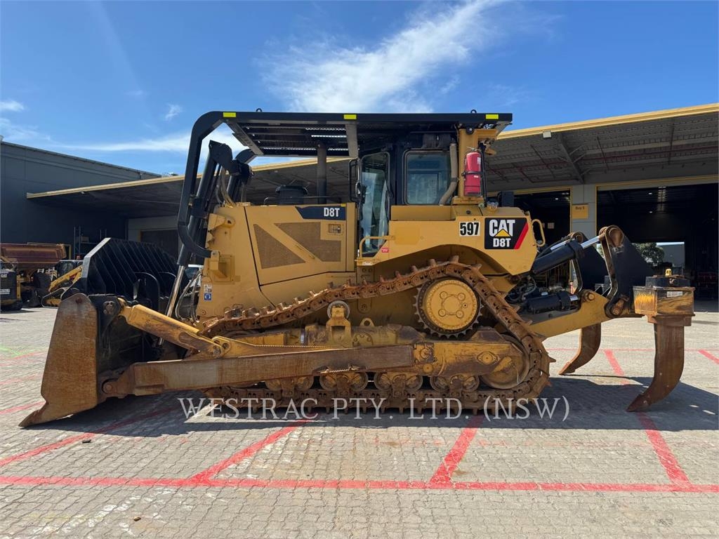 CAT D8T image 6