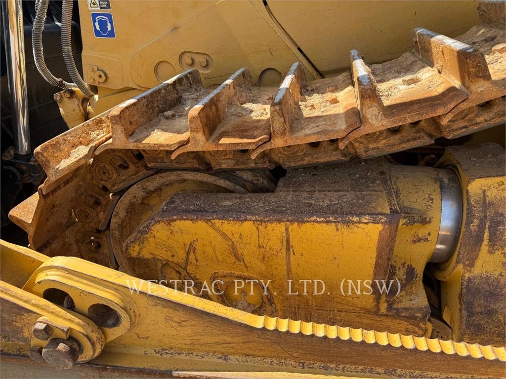 CAT D8T image 8