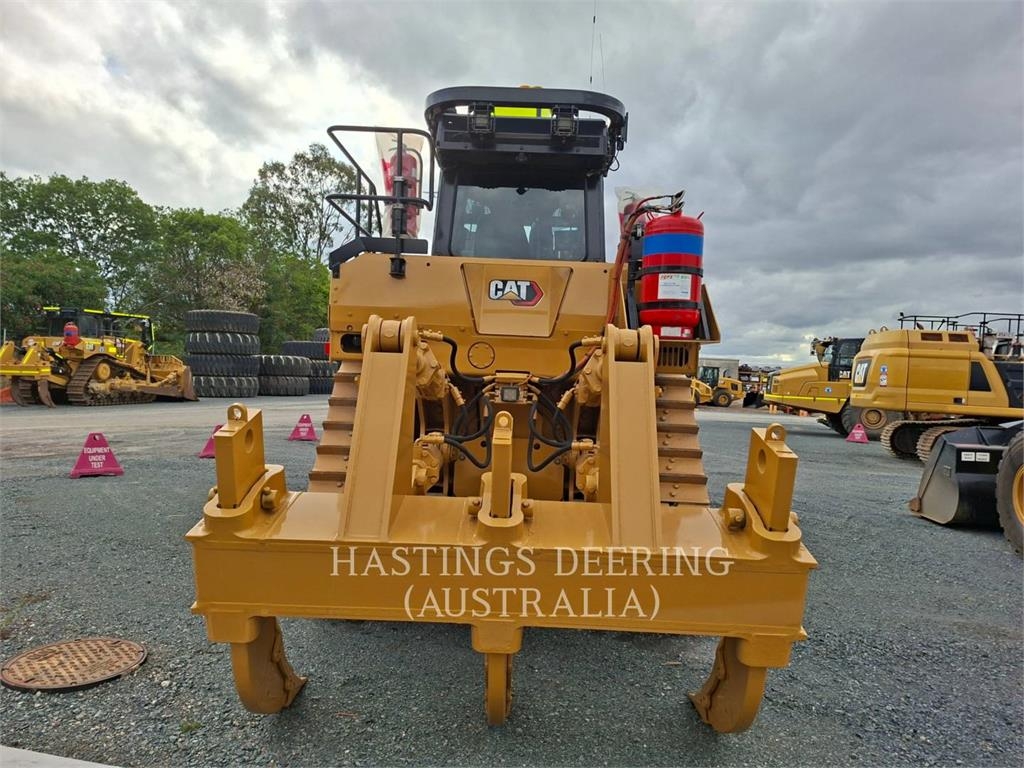 CAT D8T image 8