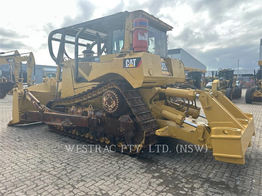 CAT D8T image 5