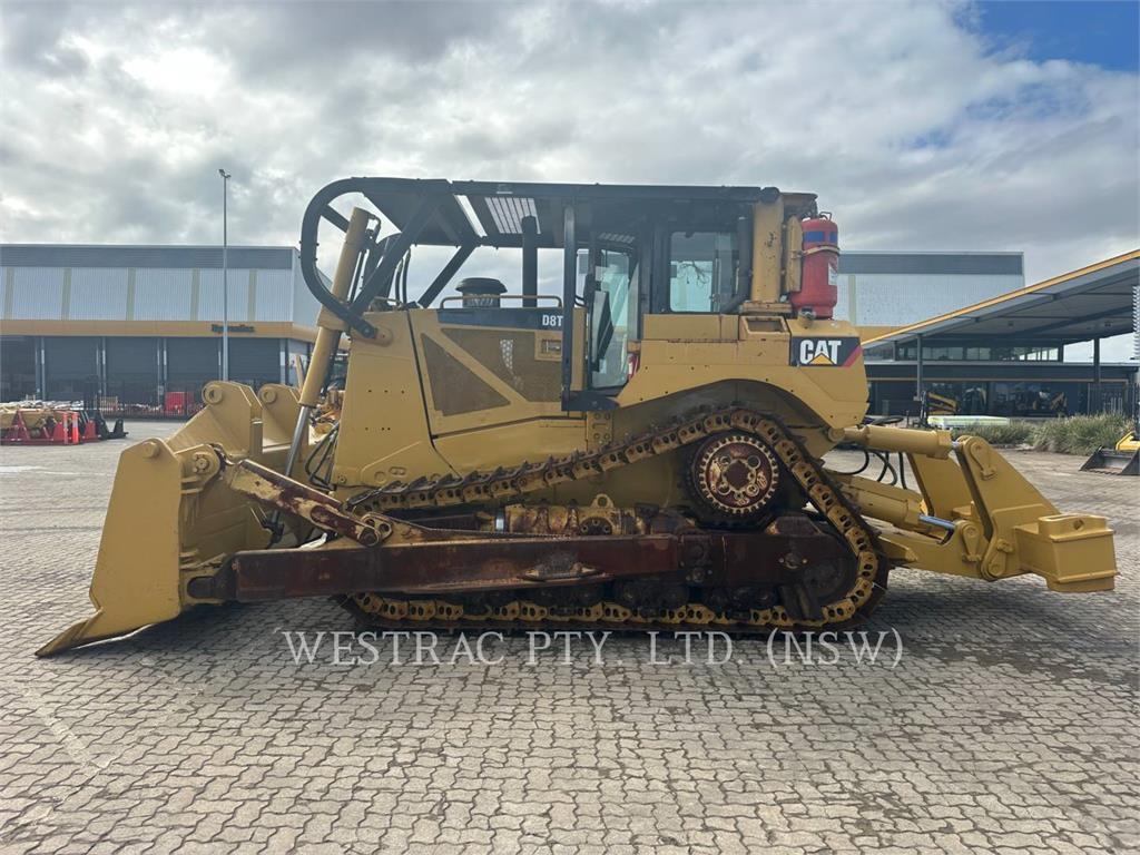 CAT D8T image 6