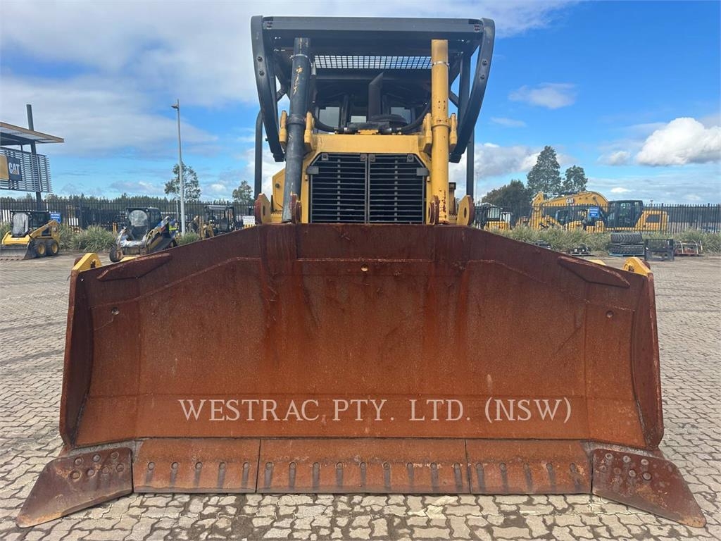 CAT D8T image 7