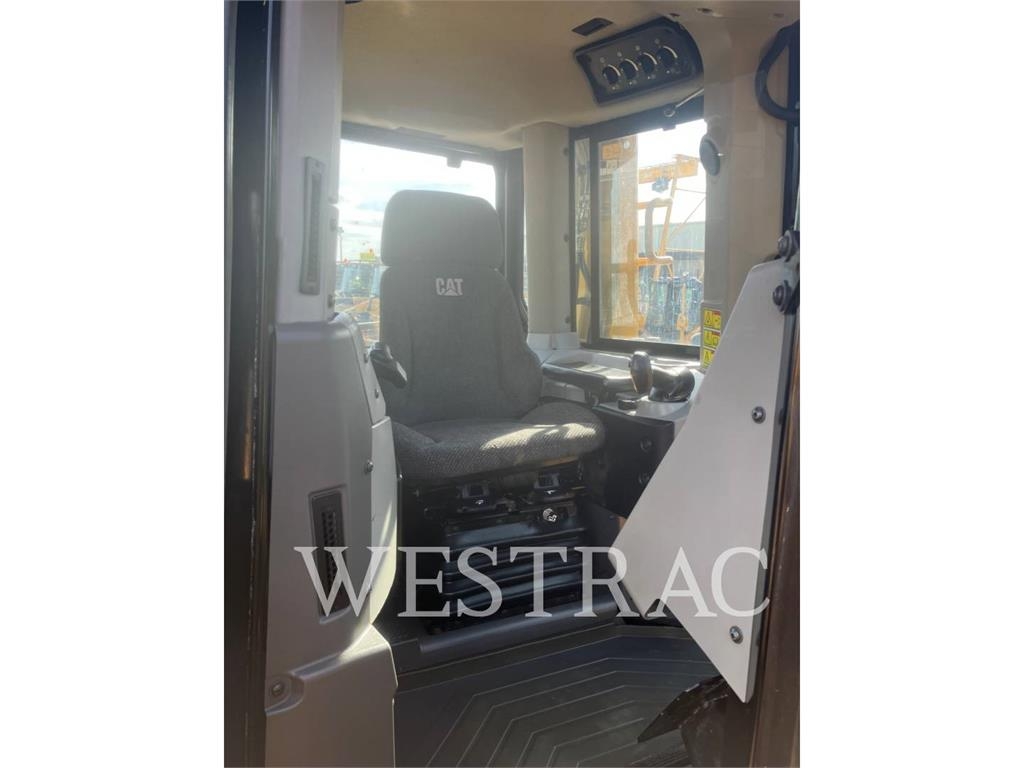 CAT D9T image 10