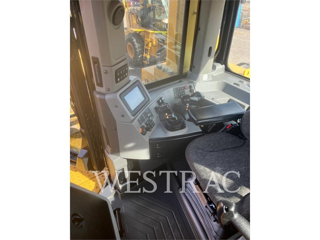 CAT D9T image 11