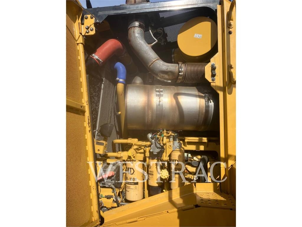 CAT D9T image 7
