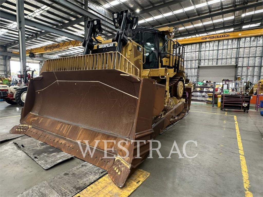 CAT D9T image 2