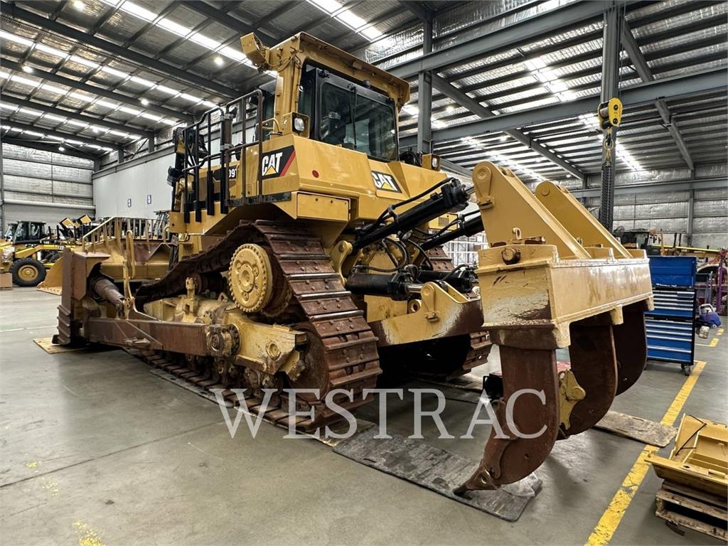 CAT D9T image 4