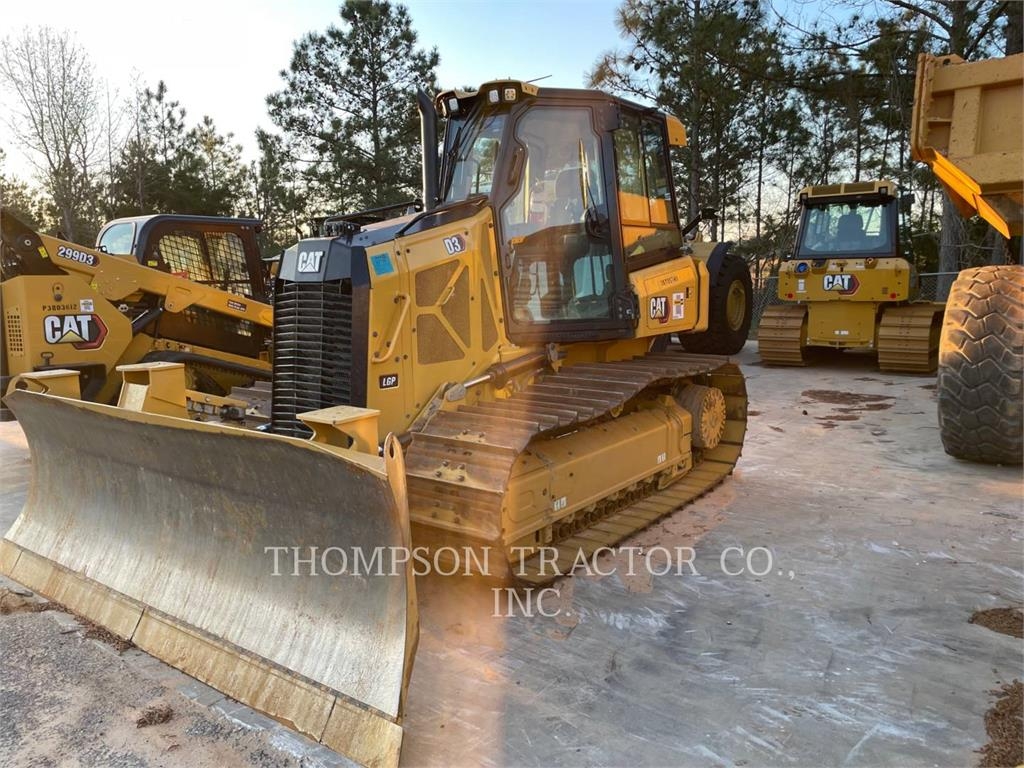 CAT D3 - ブルドーザー - 建設 - CATERPILLAR WORLDWIDE
