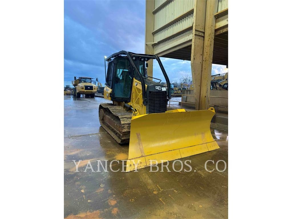 CAT D3 - ブルドーザー - 建設 - CATERPILLAR WORLDWIDE